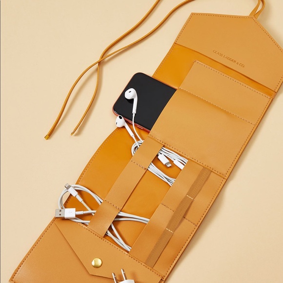 Glass Ladder & Co Tech Organizer - Picture 2 of 2